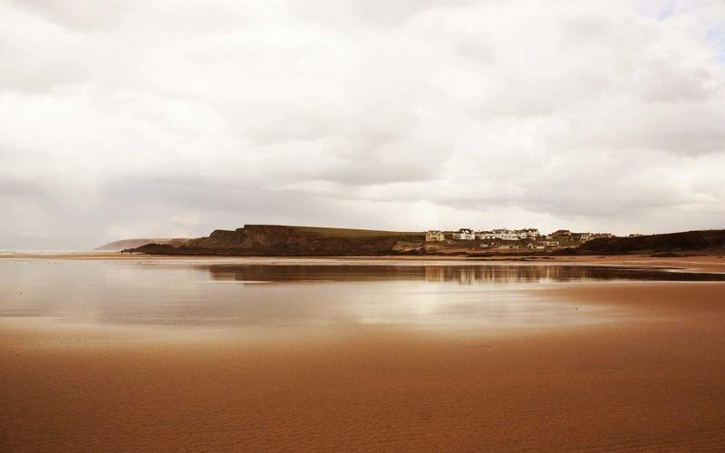 کارکردن لە مالەوە: ئەرمانی یان ئازار؟